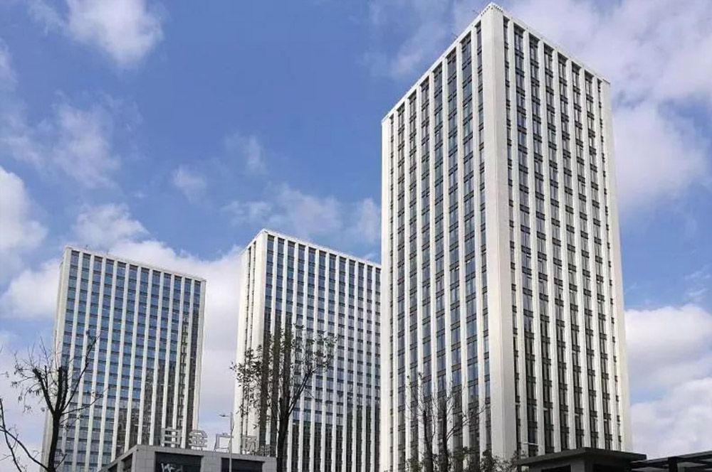 青島·白金廣場(chǎng)